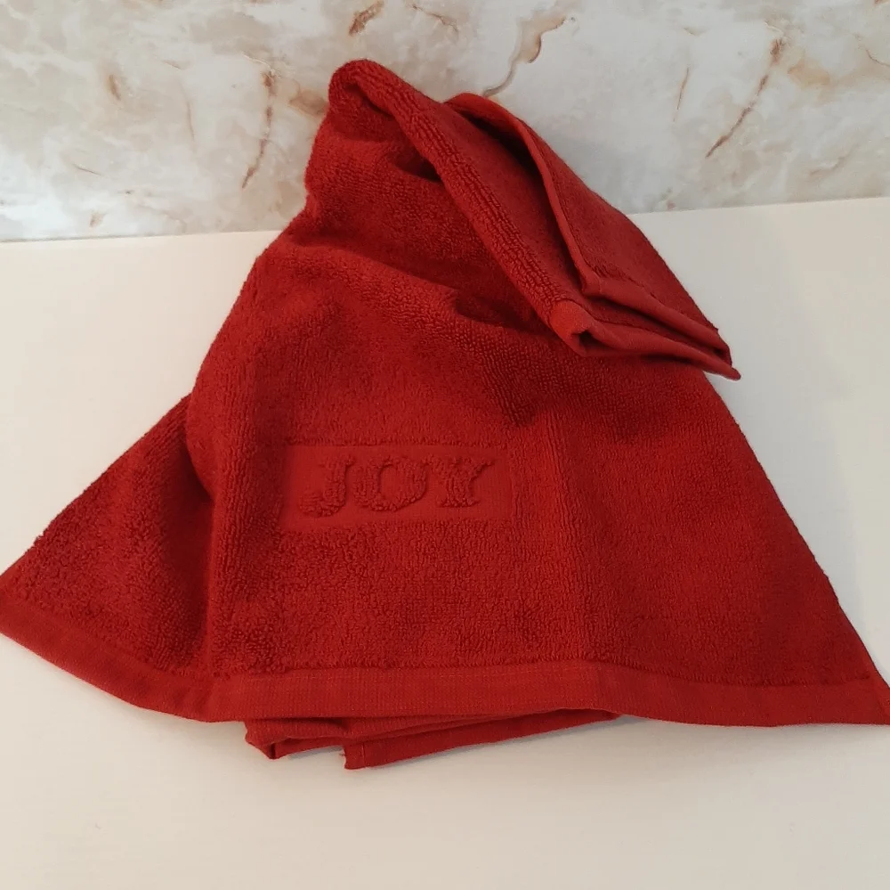 *Pottery Barn Cardinal Red Joy Peace Guest Towels - Set of 2 Towels